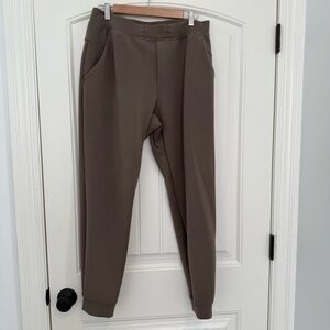 lululemon athletica Men's Joggers in Olive Brown